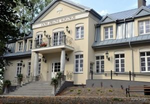 Dom Zielone Wzgórze - pensjonat dla starszych osób w Strzechowicach.