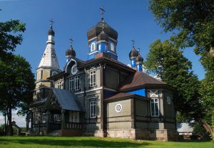 drewniana cerkiew prawosławna pod wezwaniem Opieki Matki Bożej w Puchłach