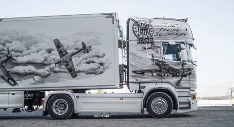 Ciężarówka, która uczy polskiej historii