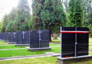 Odnowiony Cmentarz Powstańców Warszawy