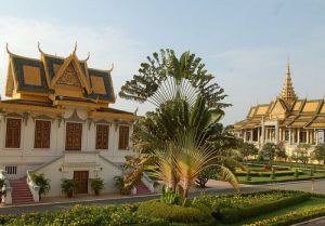 Kambodża - kraj zdumiewających zabytków i krwawych mordów