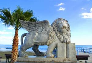 Cypr 2013 czeka na turystów