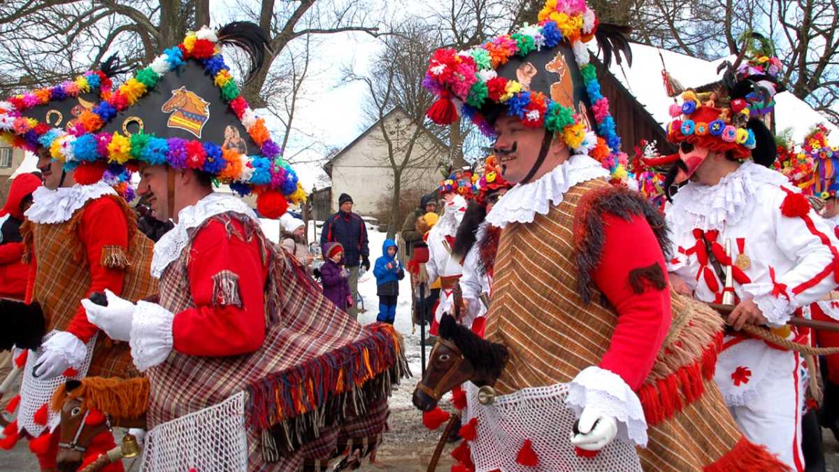 Czechy: karnawałowa parada na Wesołym Wzgórzu