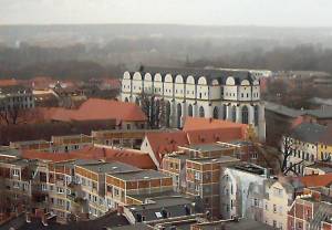 Katedra w Halle wśród staromiejskiej zabudowy