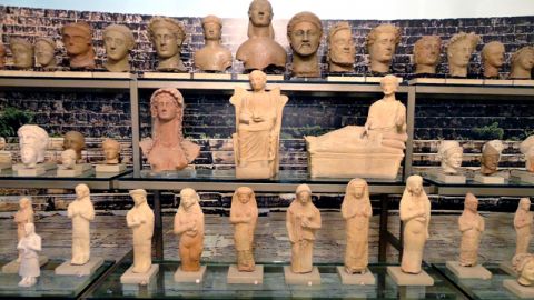 Cypr: Larnaka - Antyczne skarby w muzeum Pieridesa