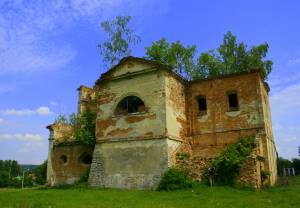 Stary Wisniowiec - kościół w którym UPA zamordowała ponad stu Polaków