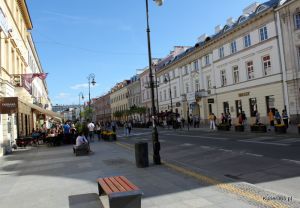 Warszawa, ulica Nowy Swiat w pobliżu siedziby SDP. 