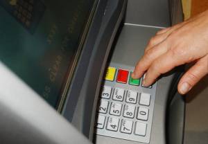 Zatrzymana grupa kradnąca bankomaty
