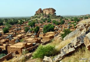 Urwisko Bandiagara i Kraj Dogonów są jedną z najważniejszych atrakcji turystycznych Mali.