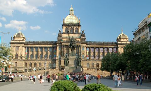 Panoramy Pragi z kopuły Muzeum Narodowego