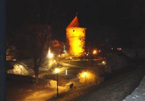 Estonia: Tallin nocą, na wzgórzu Toopea