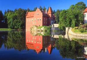 Zamek Czerwona Lhota leży na południu Czech