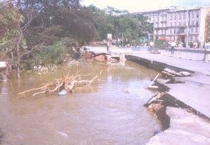 Szkody we Wrocławiu po wielkiej powodzi w lipcu 1997