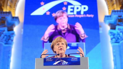 Niemcy ponownie wybrali Angelę Merkel