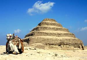 Piramida Dżesera w Sakkarze