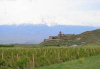 Kasztor Chor Wirap w Armenii, a w tle potężny Ararat (ponad 5 tys m npm) - już w Turcji
