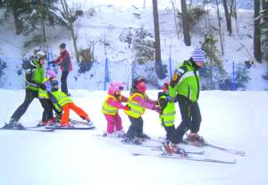 Wierchomla zaprasza dzieci na kurs jazdy na nartach z instruktorem