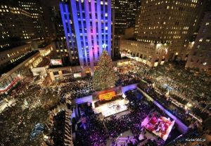 Świąteczne drzewko przed nowojorskim Rockefeller Center